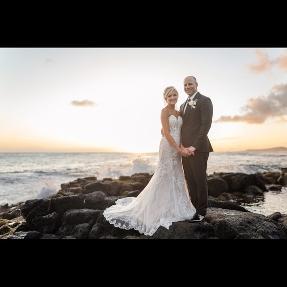 Essence of Australia Dresses & Skirts - Gorgeous Essence of Australia wedding gown